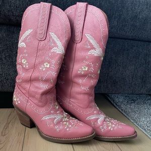 Pink flower Dingo boots